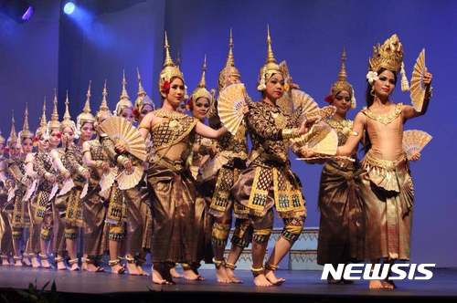 【공주·부여=뉴시스】 백제문화제, 캄보디아 ‘압사라댄스’.