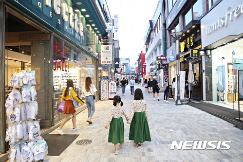 【서울=뉴시스】충북 충주 성서동 '젊음의 거리'. (사진=한국관광공사 제공)