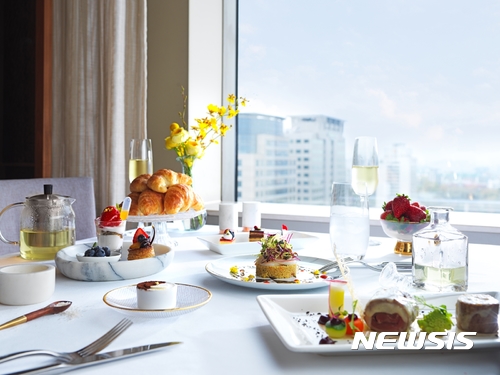 【서울=뉴시스】그랜드 인터컨티넨탈 서울 파르나스 '테이블 34'의 '오브런치'. (사진=파르나스 호텔 제공)