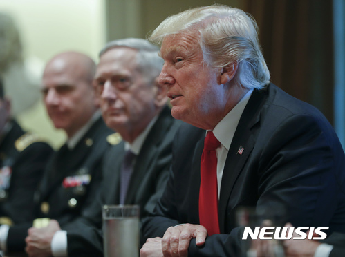 트럼프의 모호한 북한 협박에 우려 가중…美 민주당 "불길한 경고"