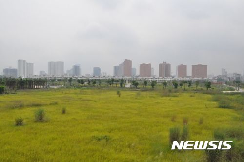 【하노이(베트남)=뉴시스】 = 지난 달 30일 대우건설이 분양하고 있는 베트남 하노이 스타레이크 시티 고급 빌라 현장을 직접 찾았다. 2017.10.09 photo@newsis.com