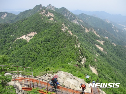 【사진=뉴시스DB】관음봉에서 본 계룡산전경. 