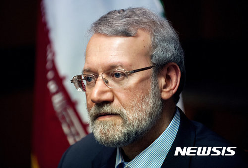 【서울=뉴시스】 안동춘 북한 최고인민회의 부의장은 15일(현지시간) 러시아 상트페테르부르크 타브리체스키 궁전에서 열린 제137차 국제의회연맹(IPU) 총회 참석 중 알리 아르데쉬르 라리자니(Ali Ardeshir Larijani) 이란 국회의장과 만난 자리에서 "(미국의) 부정의에 맞서 함께 투쟁하자(struggle together against injustice)" 라면서 대미 공동전선을 제안했다. 러시아 관영 타스통신의 보도에 따르면 안 부의장은 이날 라리자니 의장과의 회동에서 “우리는 범죄자들에 맞서는 강한 의지를 지니고 있다. 북한과 이란은 오랜 동안 투쟁을 해왔다. 함께 부정의에 맞서 투쟁하자”라고 말했다. <출처: 구글> 2017.10.16. 