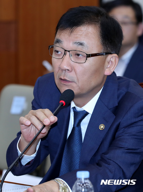 【서울=뉴시스】이영환 기자 = 김용수 과학기술정보통신부 2차관. 2017.10.17. 20hwan@newsis.com