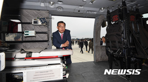 【서울=뉴시스】 의무후송 헬기(KUH-1) 내부 모습.