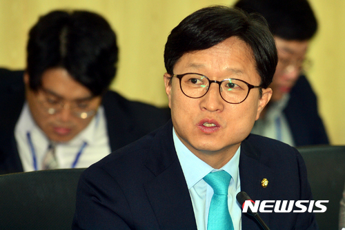 【광주=뉴시스】류형근 기자 = 더불어민주당 강병원 의원. 2017.10.19. hgryu77@newsis.com