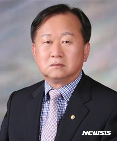 【광주=뉴시스】배동민 기자 = 대한전문건설협회 전남도회는 20일 제11대 회장으로 오종순(64) ㈜금성건설 대표이사를 만장일치로 추대했다고 밝혔다. 2017.10.20. (사진=대한전문건설협회 전남도회 제공) photo@newsis.com