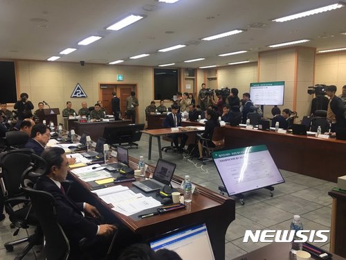 【대구=뉴시스】배소영 기자 = 23일 대구 수성구 육군 제2작전사령부에서 국정감사가 열리고 있다. 2017.10.23. soso@newsis.com