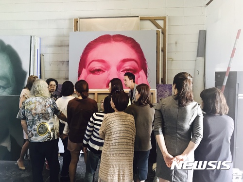 【서울=뉴시스】 한국미술경영연구소가 작가와의 대화시간을 열고 있다.