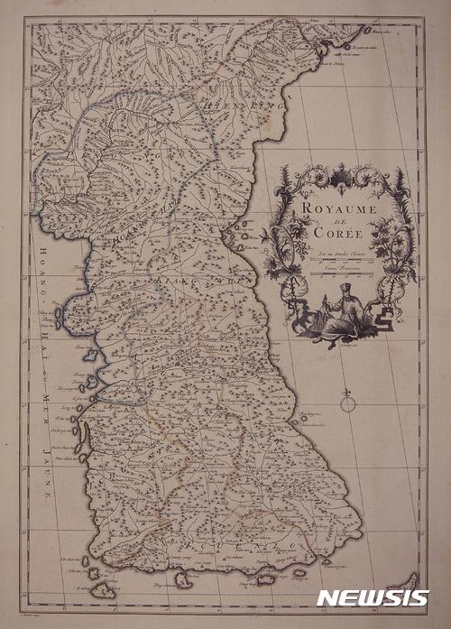 【서울=뉴시스】 조선왕국 전도, 1737년. 당빌이 제작한 것으로 서양에서 발간된 첫 조선 전도다. 우리나라를 ‘CORÉE’라고 표기했다. 청나라 강희제의 명령으로 이뤄진 예수회 선교사들의 측량(1709~1716) 자료가 프랑스로 전해지면서 나온 것이다. 이후 서양 발간 한국지도의 모본이 됐다. 
