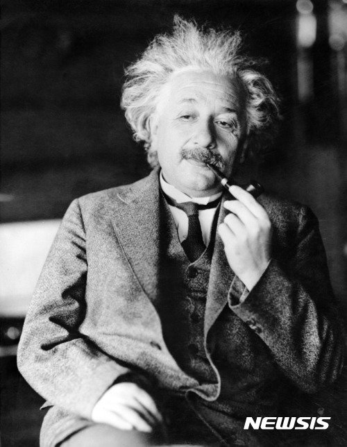 아인슈타인 여행일기 출간...중국인 비하 등 인종차별주의 '충격적'