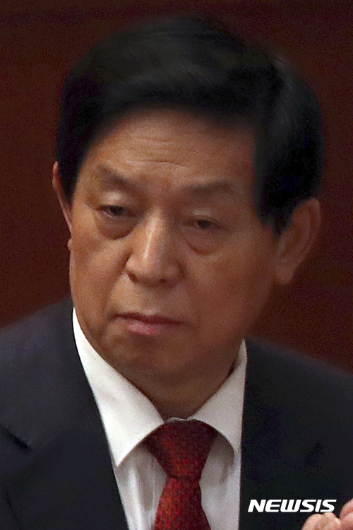 【베이징=AP/뉴시스】 리잔수 중국 중앙판공청 주임이 25일 정치국 상무위원에 선출됐다. 사진은 18일 19차 당대회 개막식에 참석한 리잔수 주임의 모습. 2017.10.25