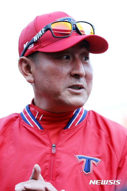 [KS 3차전]김기태 감독 "8회말 위기가 승부처…전체적으로 잘 돼 승리"