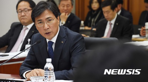 【홍성=뉴시스】함형서 기자= 안희정 충남지사. 2017.10.27.foodwork23@newsis.com