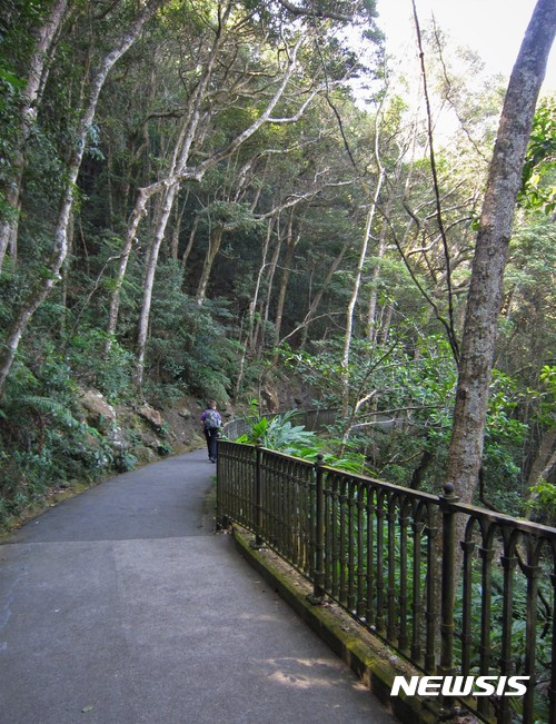 【홍콩=뉴시스】 박정규 기자 = 홍콩 트레킹 코스 중 하나인 루가드 로드. 2017.10.29 photo@newsis.com