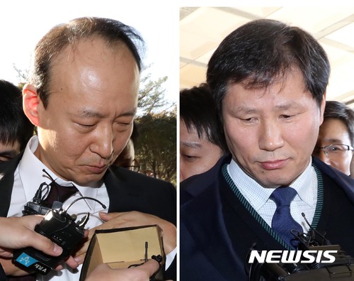 【서울=뉴시스】 조성봉 기자 = 이재만(왼쪽) 전 청와대총무비서관, 안봉근 전 청와대 제2부속비서관. 2017.10.31. suncho21@newsis.com