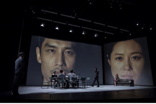 【서울=뉴시스】 연극 '빛의 제국'. 2017.11.02. (사진 = 국립극단 제공) photo@newsis.com