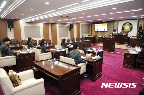 【포천=뉴시스】배성윤 기자 = 경기 포천시의회, '제10회 청소년 모의의회 경연대회' 개최. 2017.11.02.(사진=포천시의회 제공)