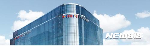 【서울=뉴시스】이예슬 기자 = 여성 직원의 비중이 높은 기업에서 사내 성폭행이 발생해 논란이 일고 있다. 피해 직원은 인터넷 공간에 올린 글에서 사내에서 벌어진 사건에 대해 회사 측의 대응도 미진했다고 토로해 파장이 더 큰 파장이 예상된다. (사진캡쳐=한샘 홈페이지)