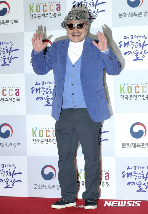 '성폭행 의혹' 김흥국 "여성, 의도 접근...무고로 법적 대응" 