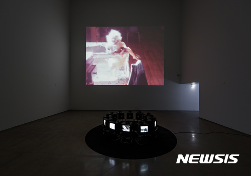 【서울=뉴시스】국립현대미술관 서울관에서'요나스 메카스: 찰나, 힐긋, 돌아보다'전이 8일 개막한다.