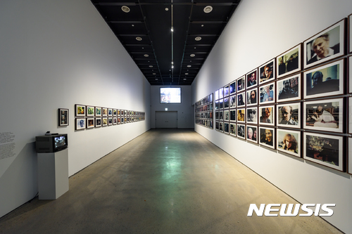 【서울=뉴시스】국립현대미술관 '요나스 메카스: 찰나, 힐긋, 돌아보다'전