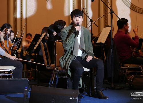 【서울=뉴시스】 박효신, 가수. 2017.11.07. (사진 = 청와대 인스타그램 캡처) photo@newsis.com