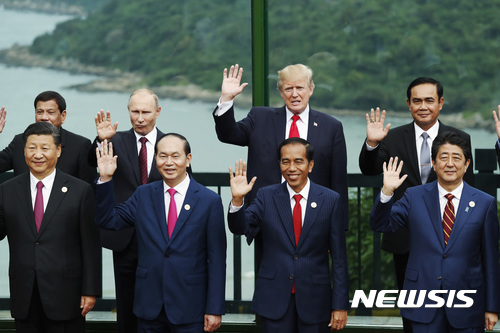시진핑·아베 "中·日 관계 개선과 협력 강화 노력하자"