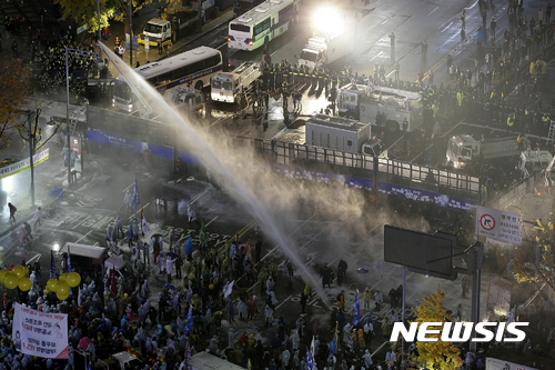 【서울=뉴시스】조수정 기자 = 정병혁의 '광장'展. '이상한 나라'. (사진=정병혁 사진가 제공.사진은 이 기사 외 사용을 불허합니다). photo@newsis.com