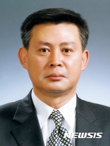 【대구=뉴시스】박준 기자 = 경북대학교 유인창 지질학전공 교수. 2017.11.20(사진=경북대 제공)photo@newsis.com