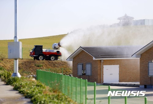 (조류인플루엔자 차단방역 활동 모습)