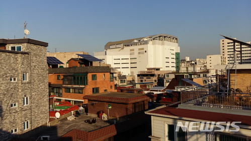 '해병대 상륙작전처럼'…강동구 십자성마을 '태양의 마을'로 변신 