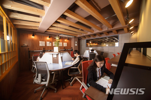 이젠 독서실도 '프리미엄'...출결관리부터 맞춤좌석까지