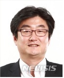 【서울=뉴시스】정윤아 기자 = 이근주 이화여자대학교 사회과학대학 행정학과 교수가 26일 한국인사행정학회 제 19대 회장으로 취임했다. (사진제공=한국인사행정학회)