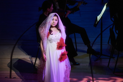 【서울=뉴시스】 캐슬린 김, 콘서트 오페라 '람메르무어의 루치아' 루치아. 2017.12.03. (사진 = 아트앤아티스트 제공) photo@newsis.com 