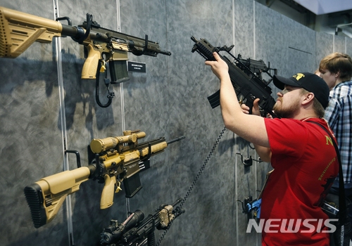 美법무부, 총기 규제 완화 검토…총기 옹호론자들 지지 강화 목적