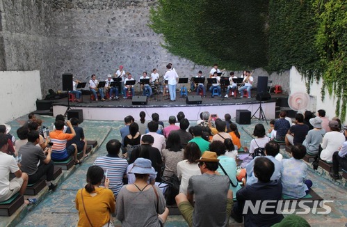 【서귀포=뉴시스】제주도 서귀포시 이중섭 거리에 위치한 옛 서귀포관광극장. (사진=서귀포시청 제공)