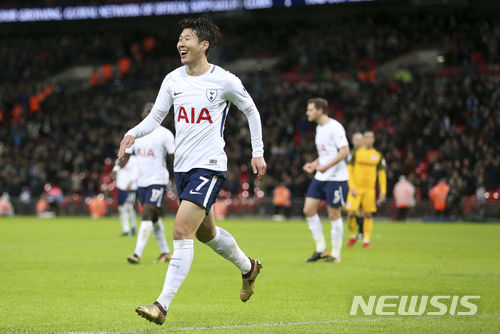 【런던=AP/뉴시스】 4경기 연속골을 넣은 손흥민 