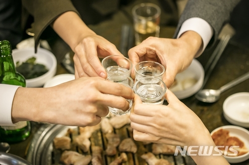 '올해는 스튜핏! 올~해는 그레잇!'…송년회 건배사 열전