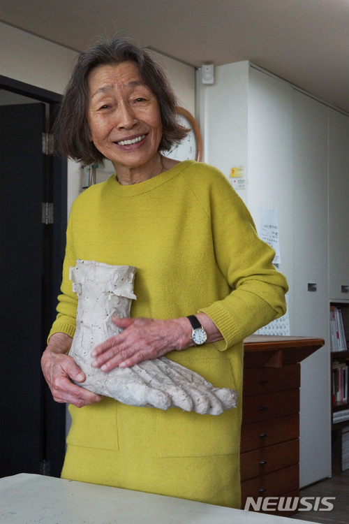 【서울=뉴시스】박영숙 作 이병복 극단 자유 대표. (사진=한미사진미술관,박영숙 사진가 제공.사진은 이 기사 외 사용을 불허합니다) photo@newsis.com