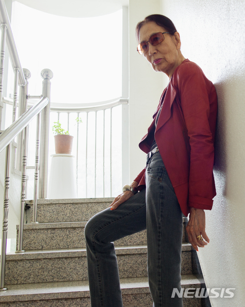 【서울=뉴시스】 박영숙 作 서양화가 김비함. (사진=한미사진미술관,박영숙 사진가 제공.사진은 이 기사 외 사용을 불허합니다) photo@newsis.com