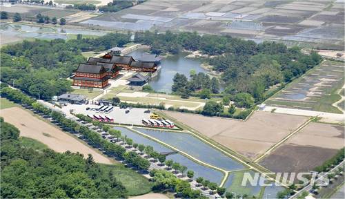 【경주=뉴시스】강진구 기자 = 경북 경주시(시장 최양식)는 신라왕궁 별궁터인 ‘동궁과 월지’에 찬란했던 통일 신라시대 전성기 궁궐인 ‘정전(正殿)’을 복원한다고 21일 밝혔다.사진은 ‘동궁과 월지’ 전체 건물 복원조감도.2017.12.21.(사진=경주시 제공) photo@newsis.com