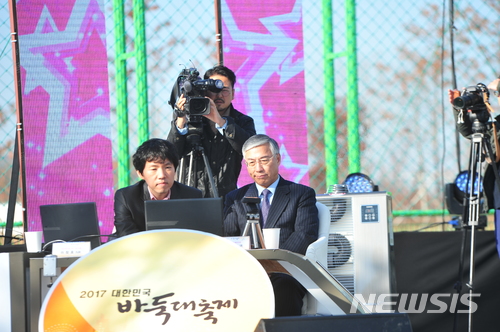 [2017 바둑계 10대 뉴스]커제 무너뜨린 알파고·세계 여자바둑 정복 등