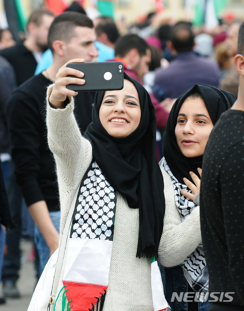 "셀카 사진에선 코가 30% 더 커보여" 미 연구 보고서