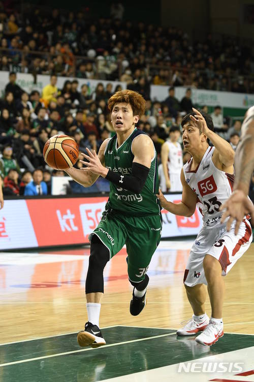 【서울=뉴시스】원주 DB의 가드 두경민 (사진 = KBL 제공)