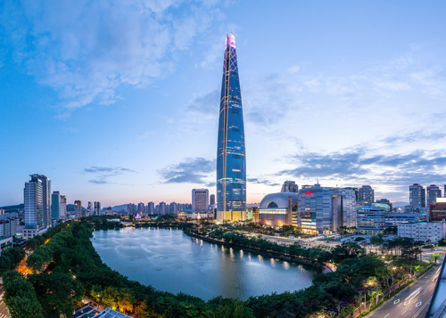 [롯데창립 51주년]직원들 "신동빈 회장 부재 아쉽지만, 담담히…"