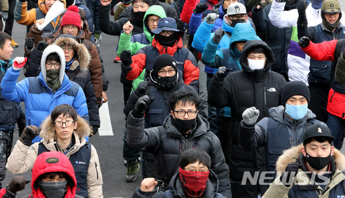 대기업 정규직 100만원 벌때 중기 비정규직 35만원 벌어
