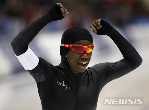 【밀워키=AP/뉴시스】 미국 스피드스케이팅 여자 500m 올림픽 대표 선발전에서 3위를 하며 평창 동계올림픽 출전권을 따낸 에린 잭슨. 2018.01.06.