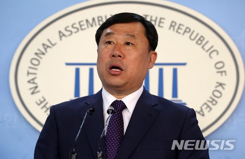 【서울=뉴시스】홍효식 기자 = 김종훈 민중당 의원. 2018.01.08. yesphoto@newsis.com