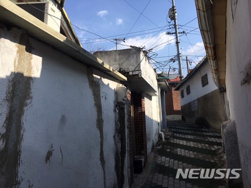 【대구=뉴시스】배소영 기자 = 9일 대구시 중구 남산2동 인쇄골목 일대 명륜지구의 모습. 2018.01.09.soso@newsis.com